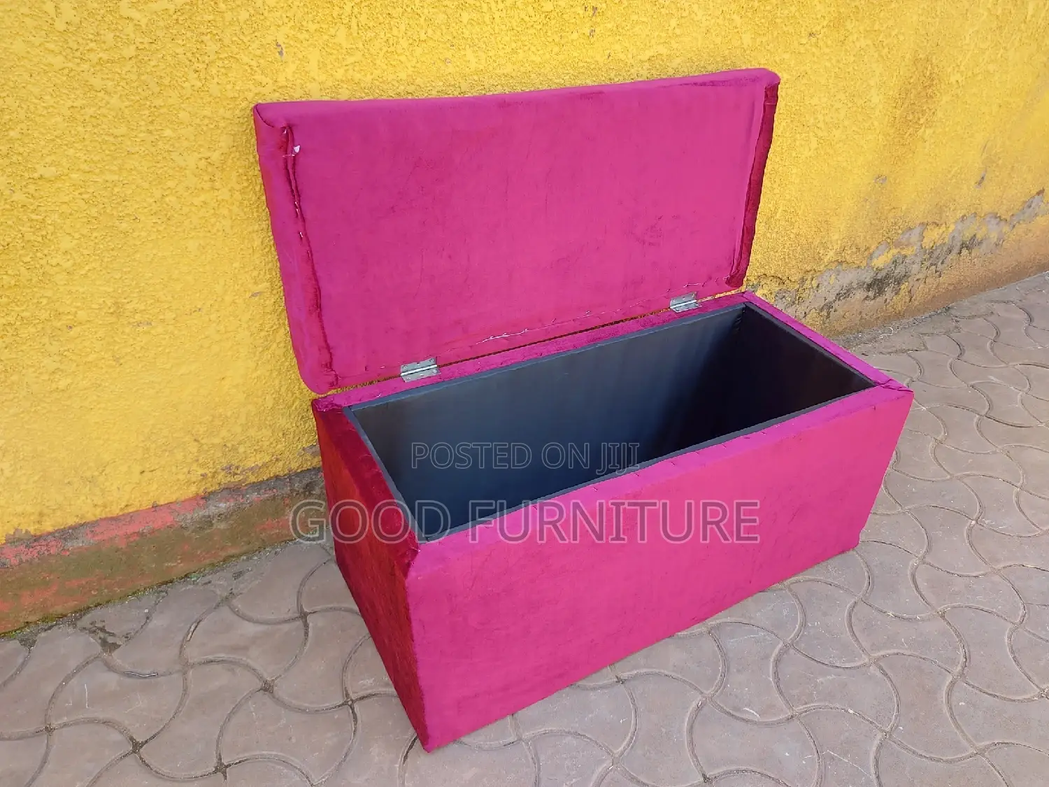 Outstanding Spacious Storage Puff