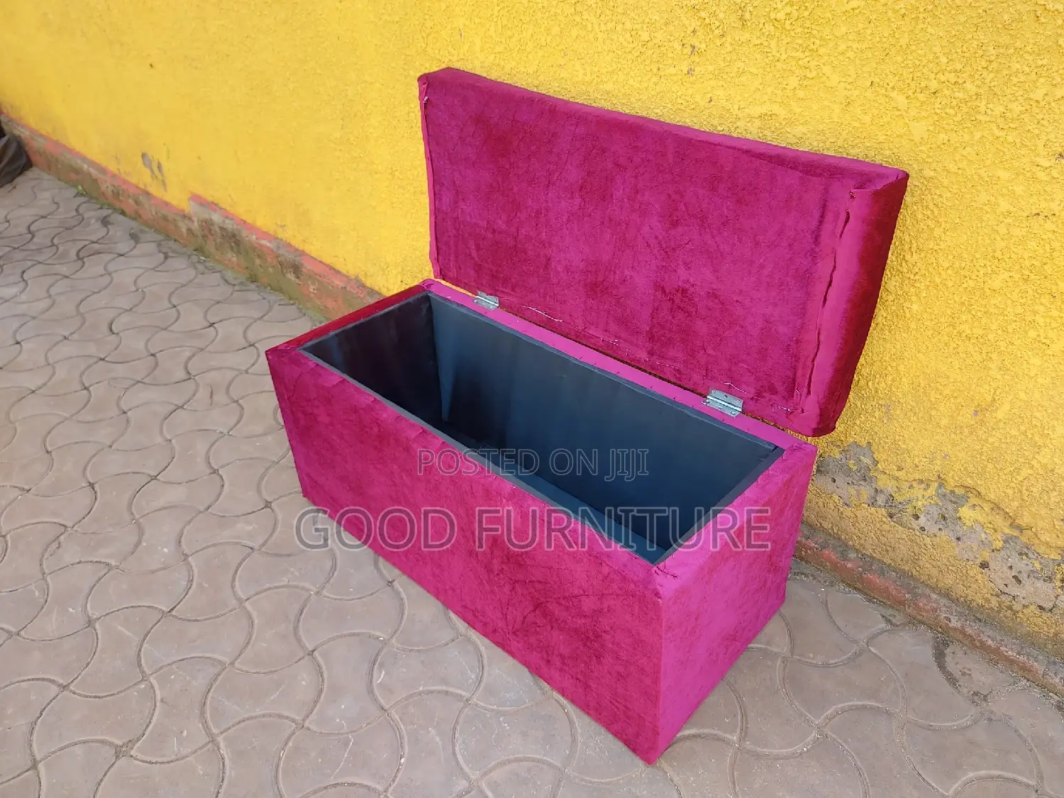 Outstanding Spacious Storage Puff