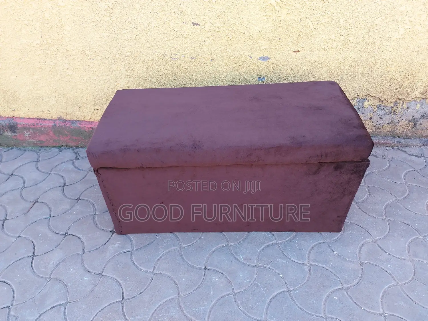 Elegant Spacious Storage Puff