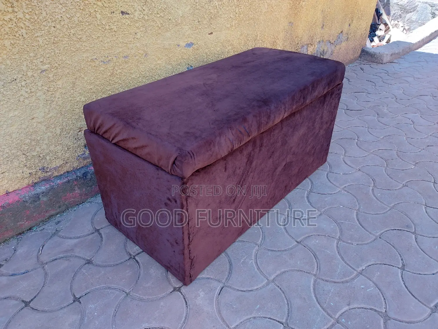 Elegant Spacious Storage Puff