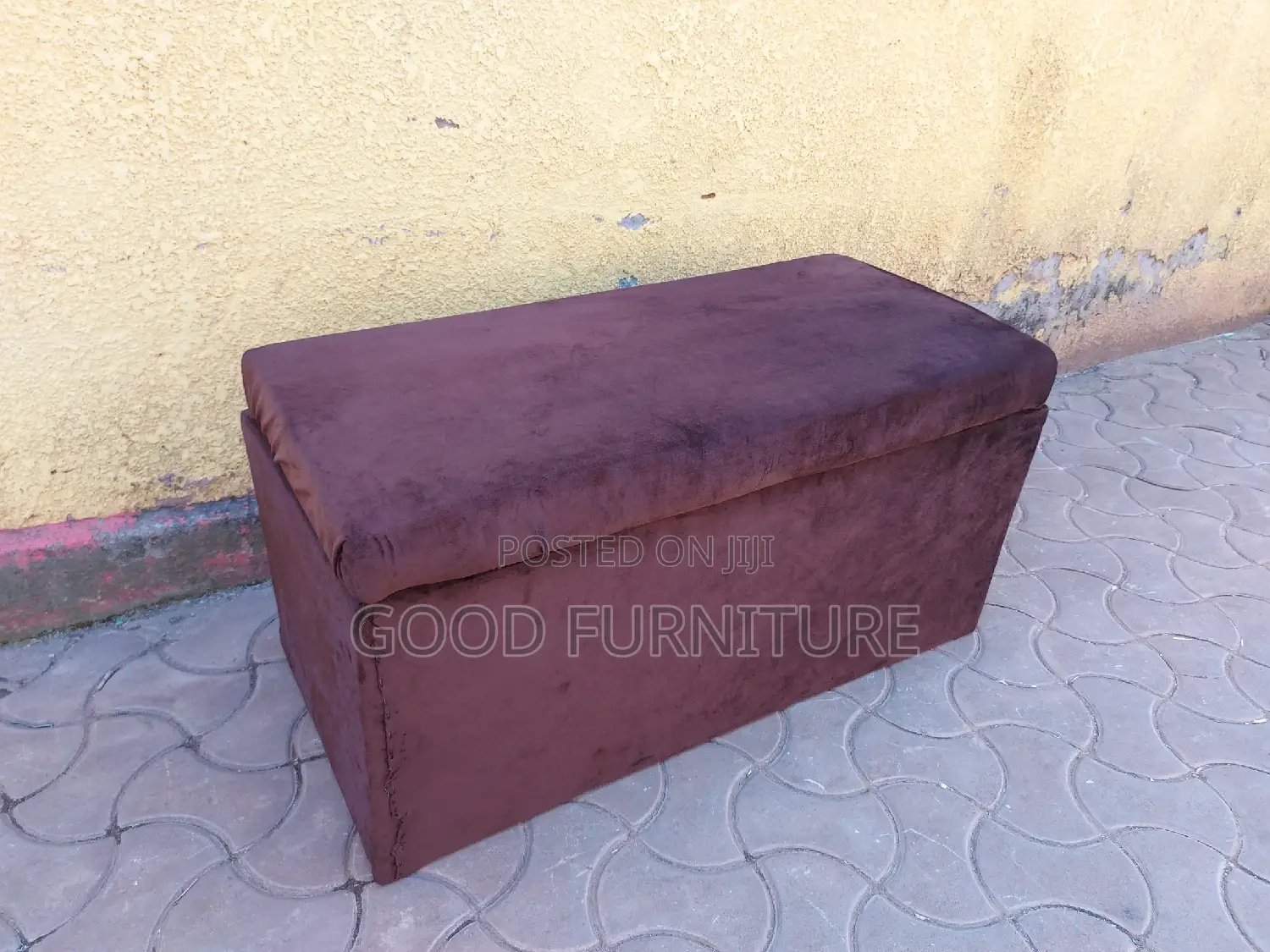 Elegant Spacious Storage Puff