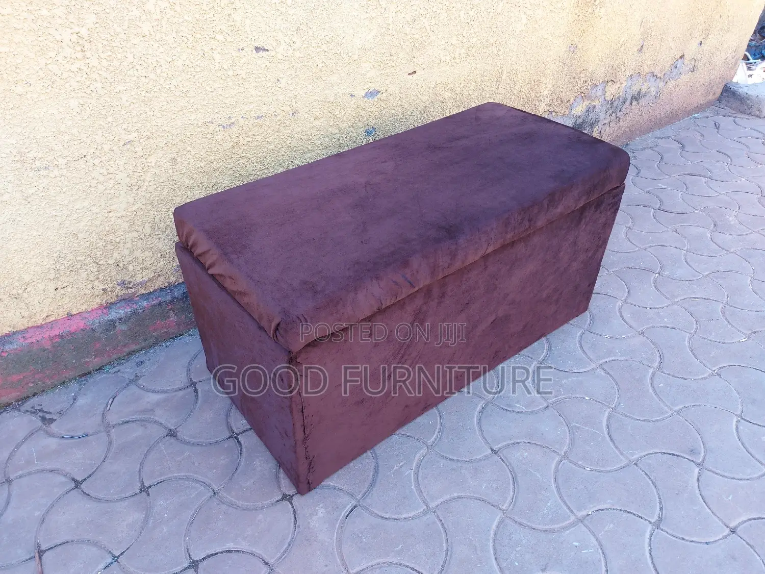 Elegant Spacious Storage Puff