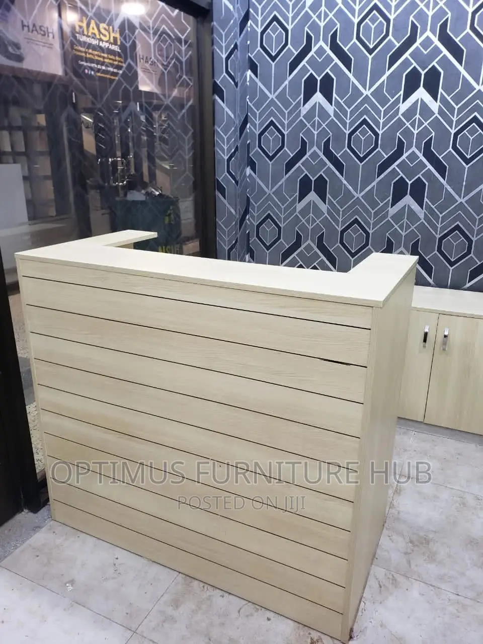Reception Desk (Light)