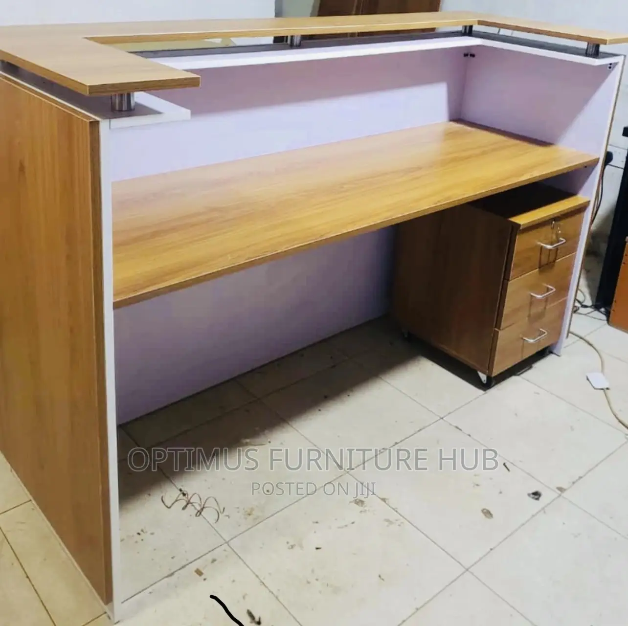 Reception Desk (1.8meters)