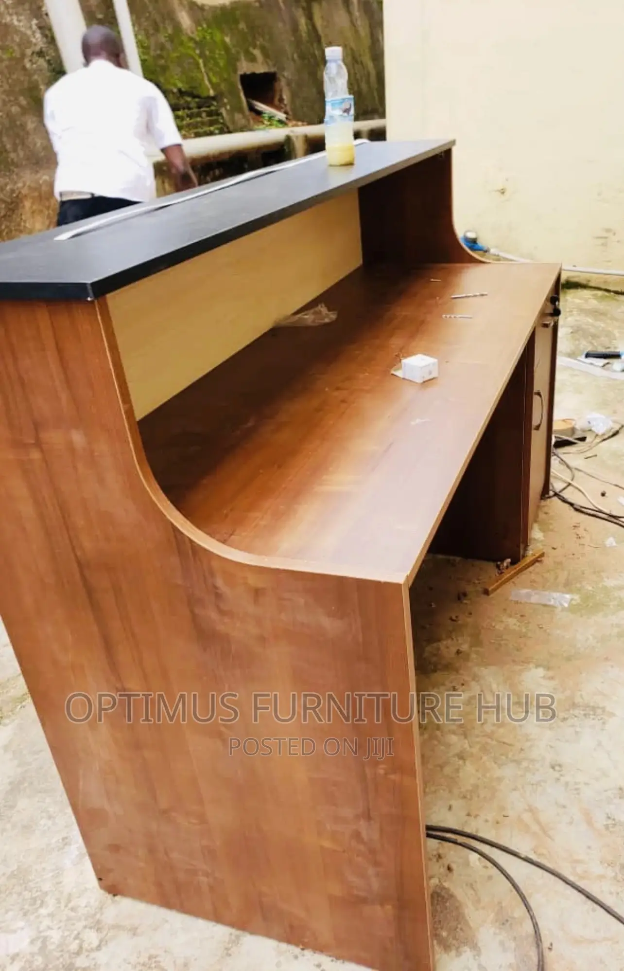 Reception Desk (140cm)