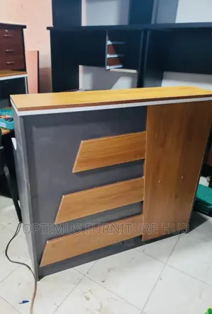 Reception Desk (Simple)