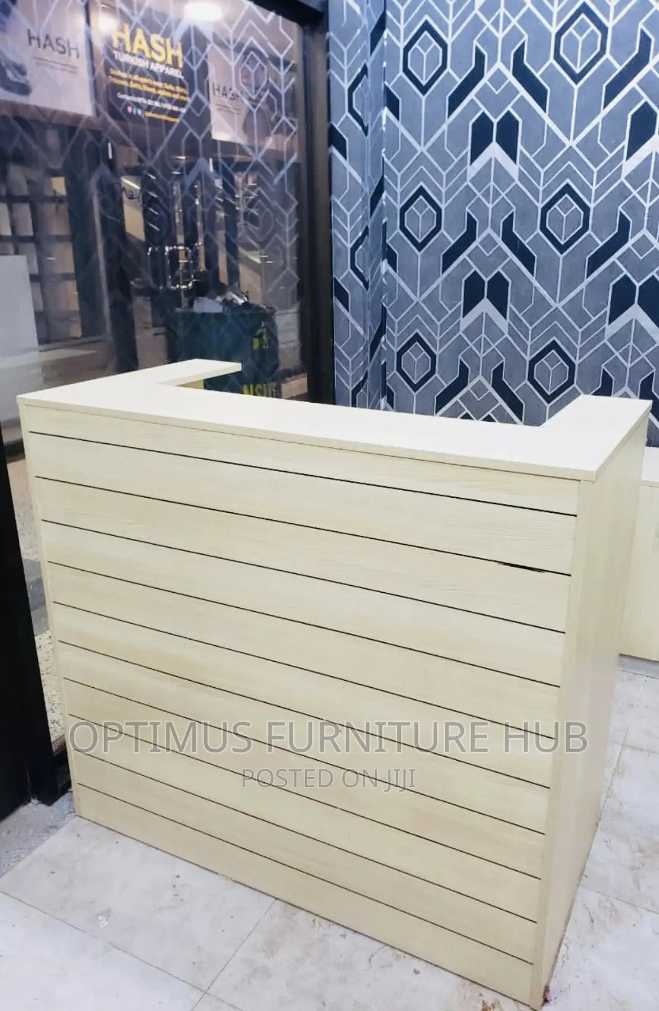 Reception Desk U