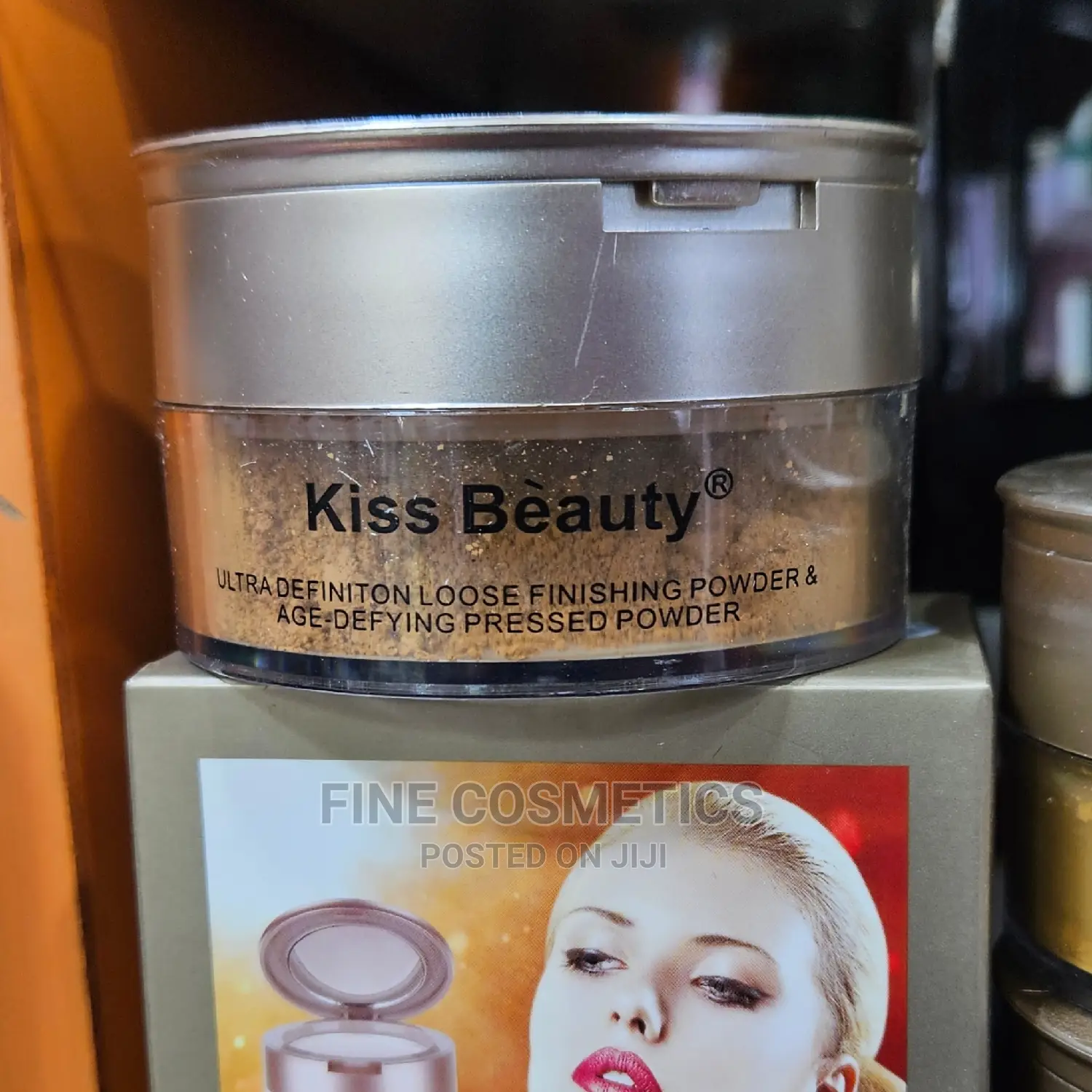 1PC Makeup Loose Finishing Powder Ultra Age Defying Powder.