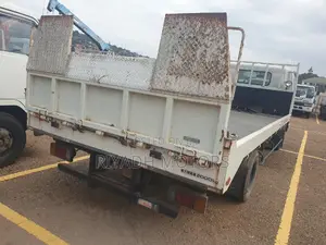 Isuzu Elf Lowbed