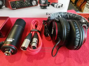FOCUSRITE Scarlett 2i2 Studio 3rd Gen Audio Interface Bundle