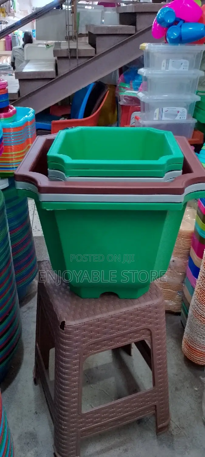 Plastic Flower Pots