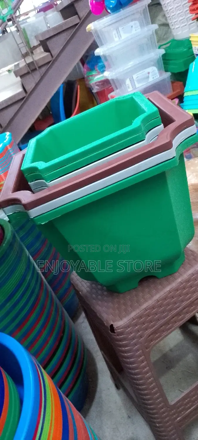 Plastic Flower Pots