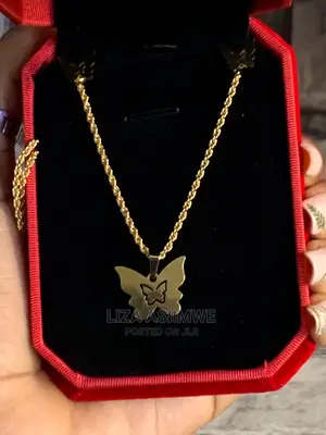 Simple Lady’S Necklaces Available
