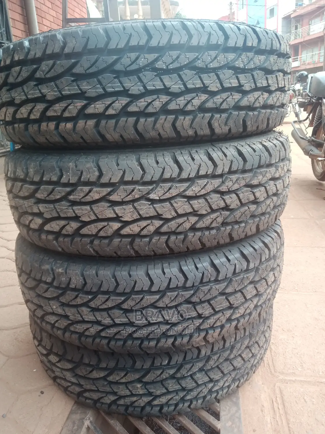 235/75r15 Savero
