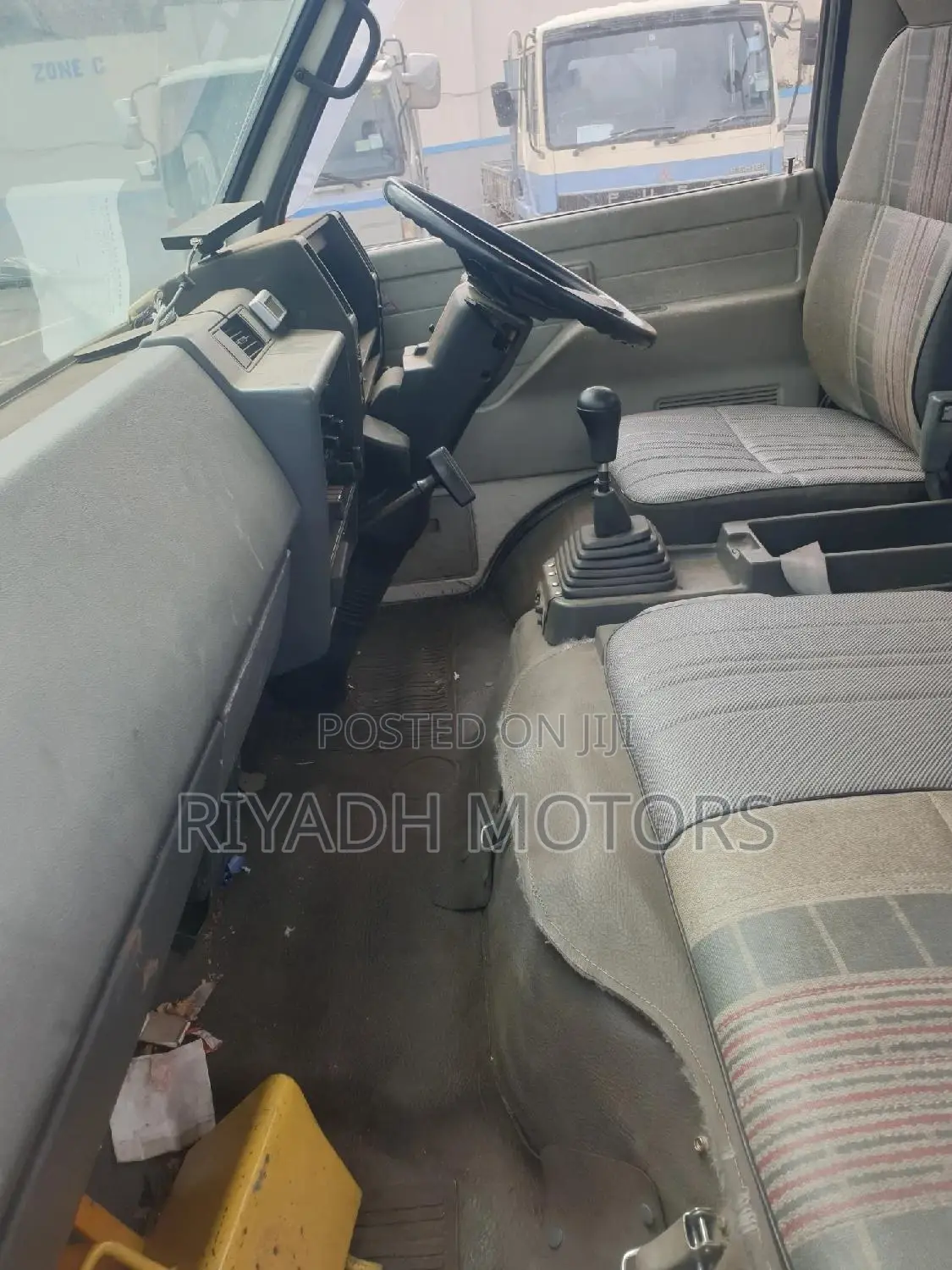 Isuzu Elf Lowbed