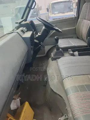 Isuzu Elf Lowbed