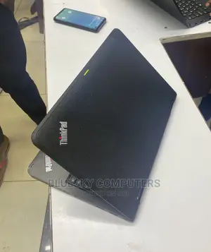 Laptop Lenovo Yoga 11e 4GB Intel Pentium HDD 500GB