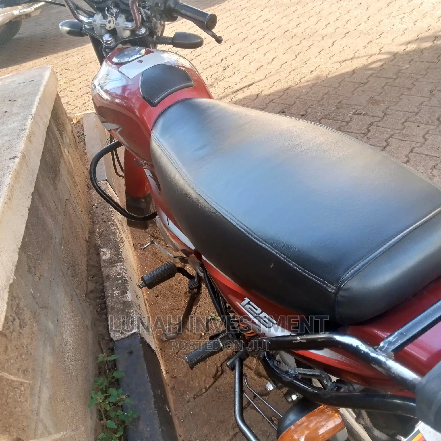 Bajaj CT 110X 2022 Red