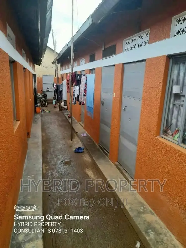 Beautiful Shops Rentals for Sale in Wakiso Town~Hoima Road