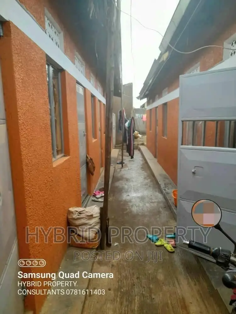 Beautiful Shops Rentals for Sale in Wakiso Town~Hoima Road