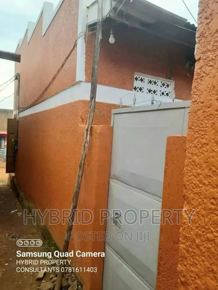 Beautiful Shops Rentals for Sale in Wakiso Town~Hoima Road