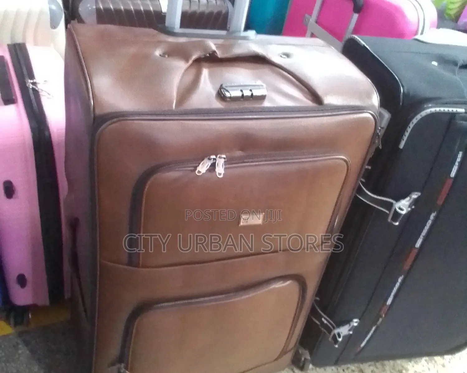 Youyae Leather Suitcase