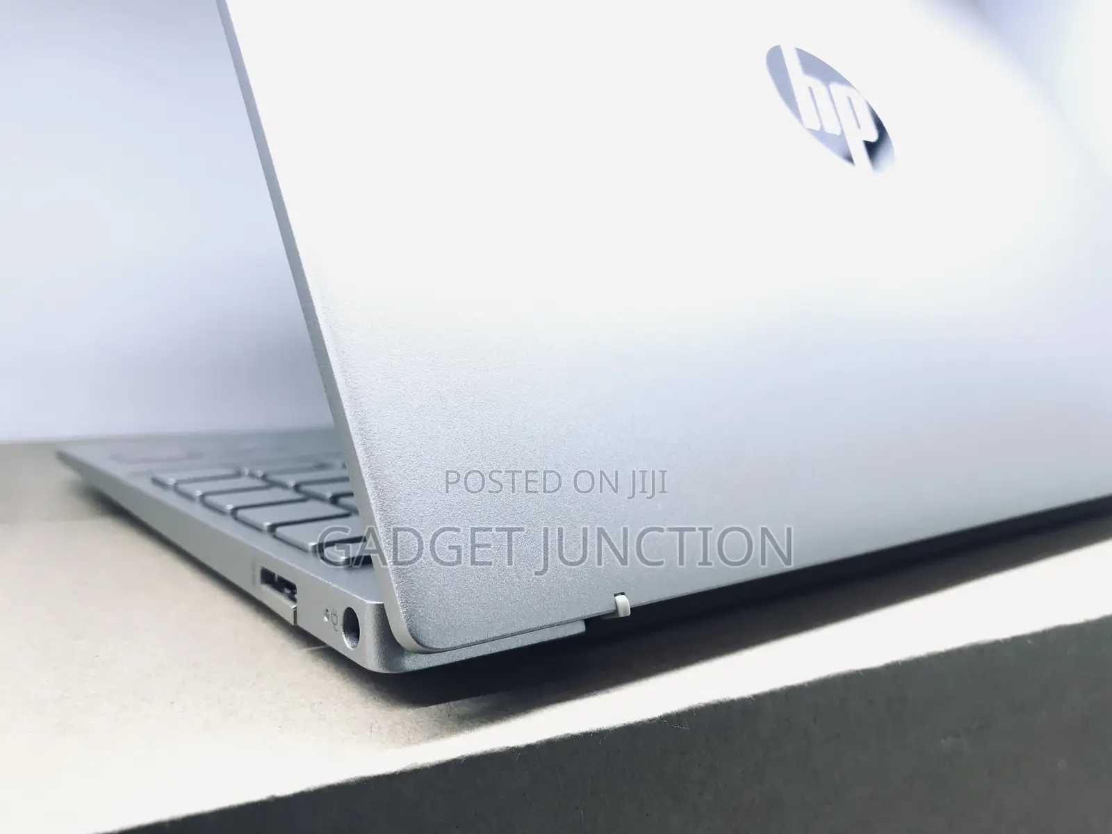 New Laptop HP Pavilion 13 16GB AMD Ryzen 7 SSD 512GB