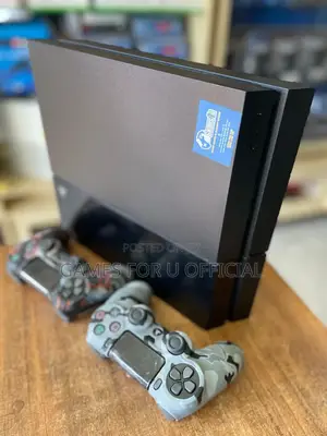 Ps4 Standard Chipped Console 2 Pads