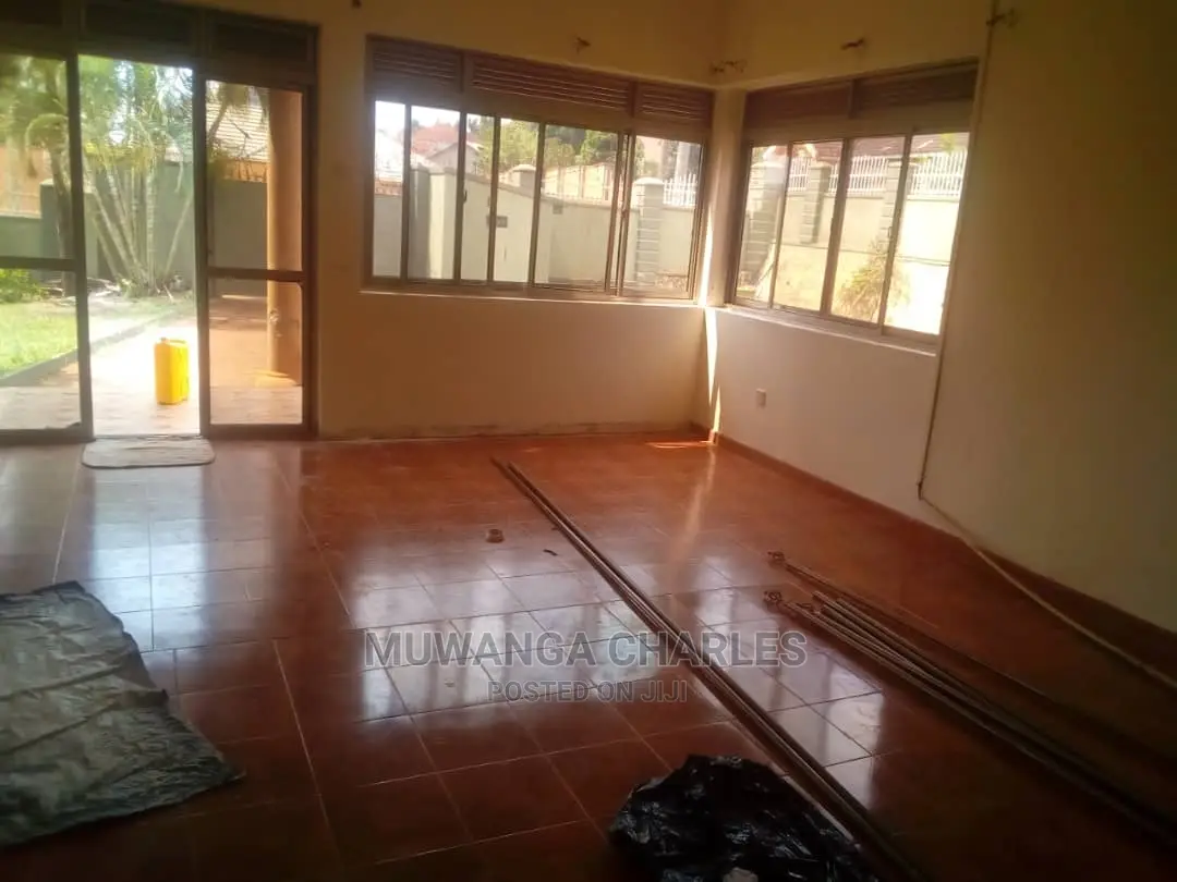 4bdrm Bungalow in Fs Properties Ltd, Central Division for rent