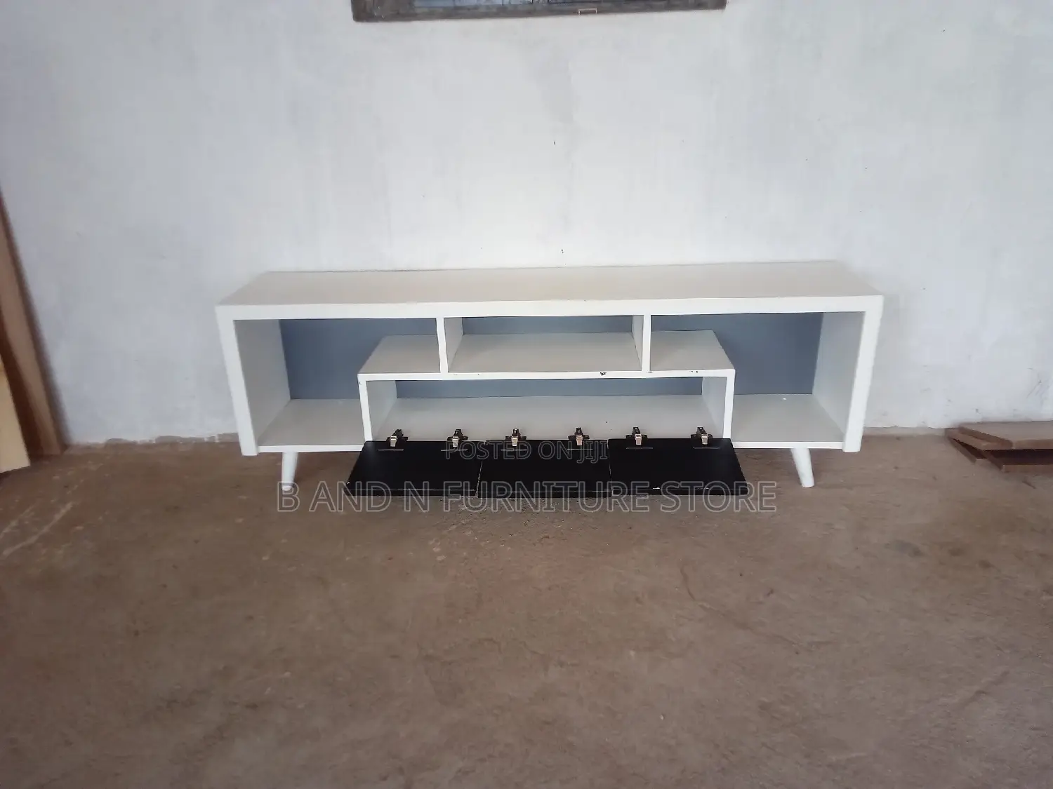 Excellent TV Stand on 5 by 1.5fts