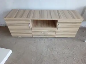 Good TV Stand in 3.5 by 1fts