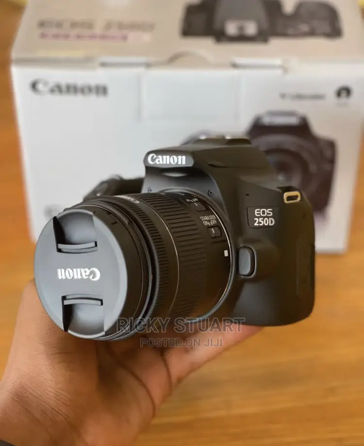 Canon 250D WTH 18-55mm Lens