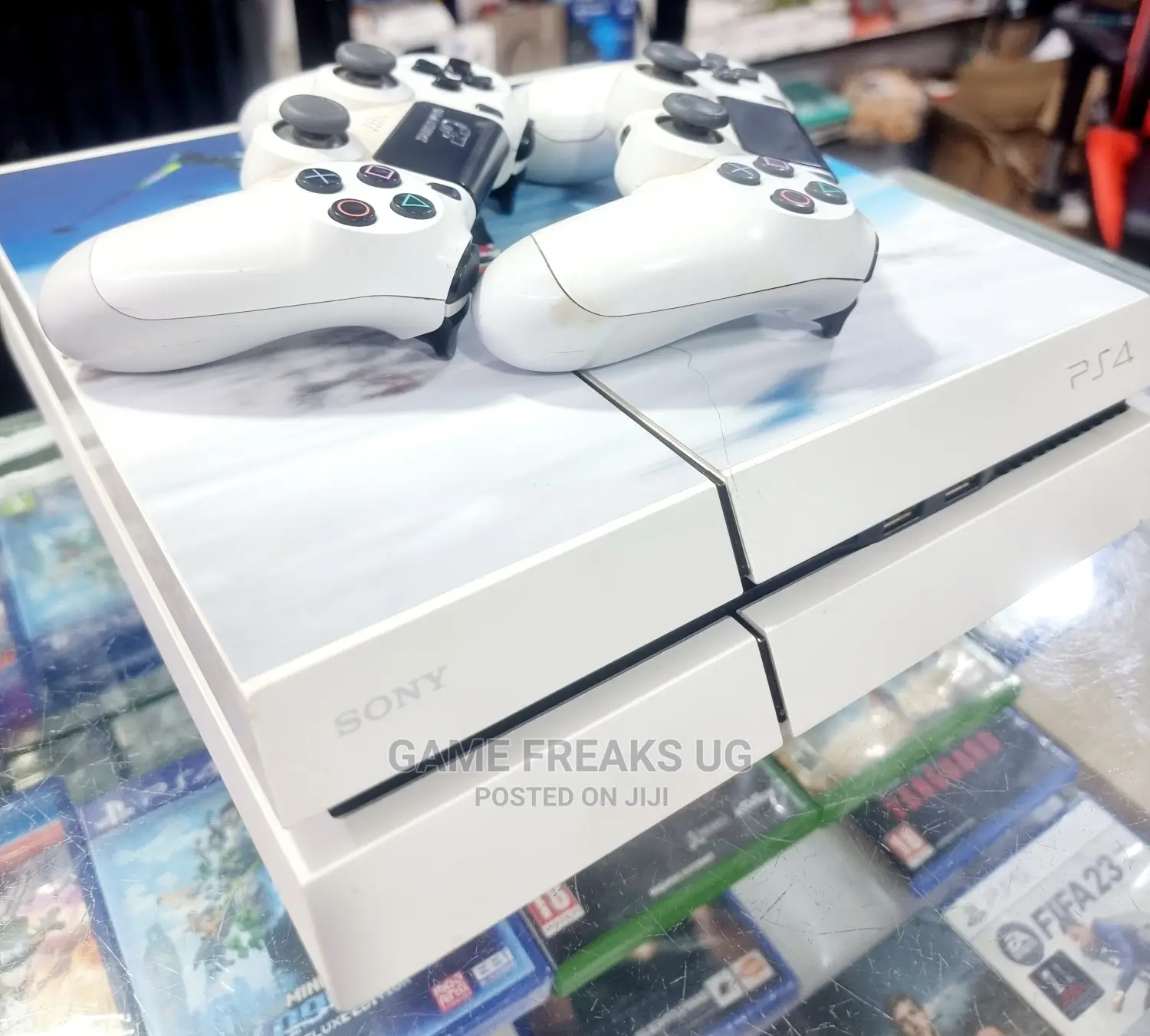 Playstation 4 With 2 Gaming Pads
