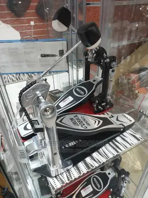 IRON COBRA 200 Double Chain Heavy Duty Drum Kick Pedal.