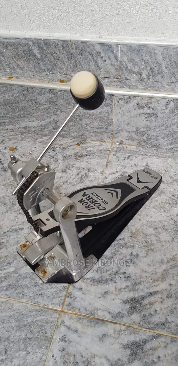 IRON COBRA 200 Double Chain Heavy Duty Drum Kick Pedal.