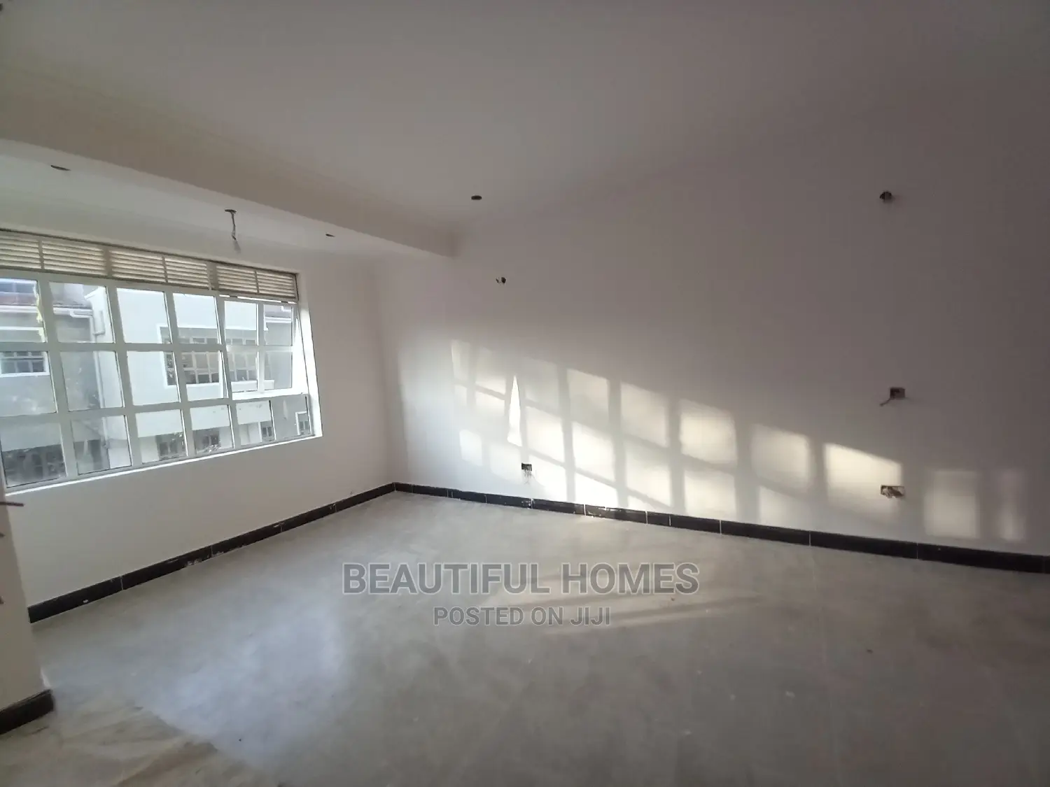 Furnished 5bdrm Duplex in Kira for sale
