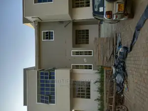 Furnished 5bdrm Duplex in Kira for sale