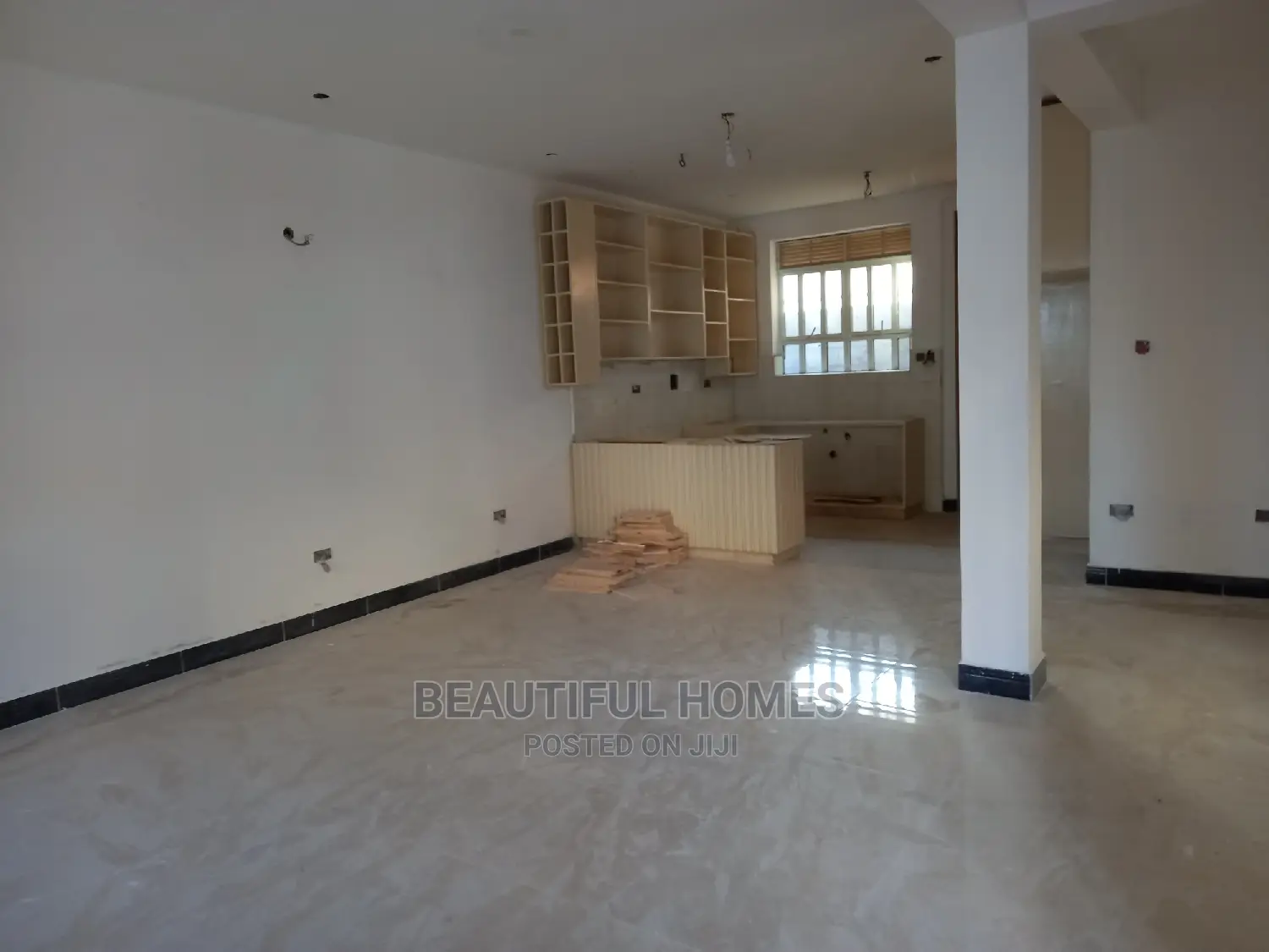 Furnished 5bdrm Duplex in Kira for sale
