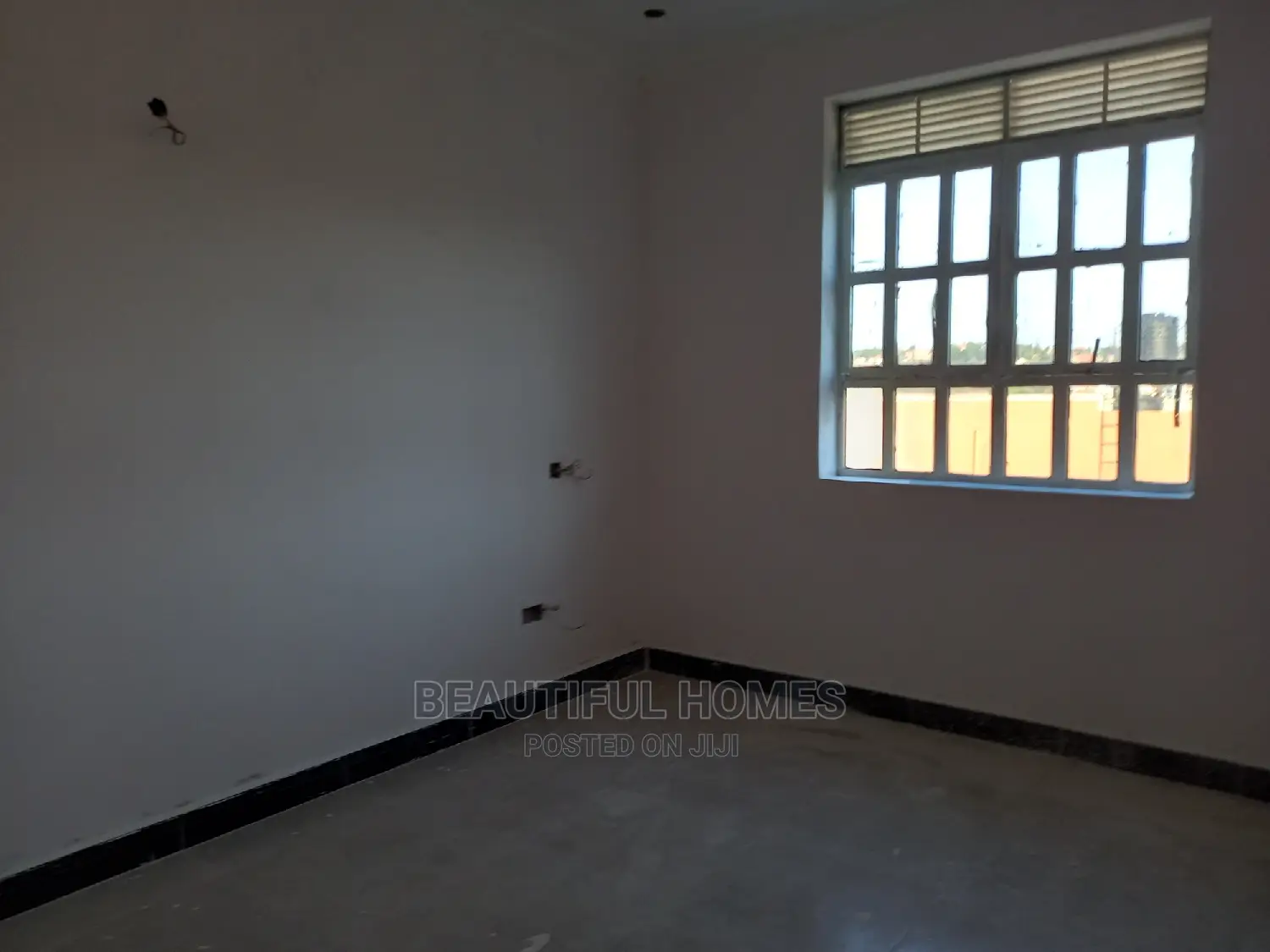 Furnished 5bdrm Maisonette in Kira for sale