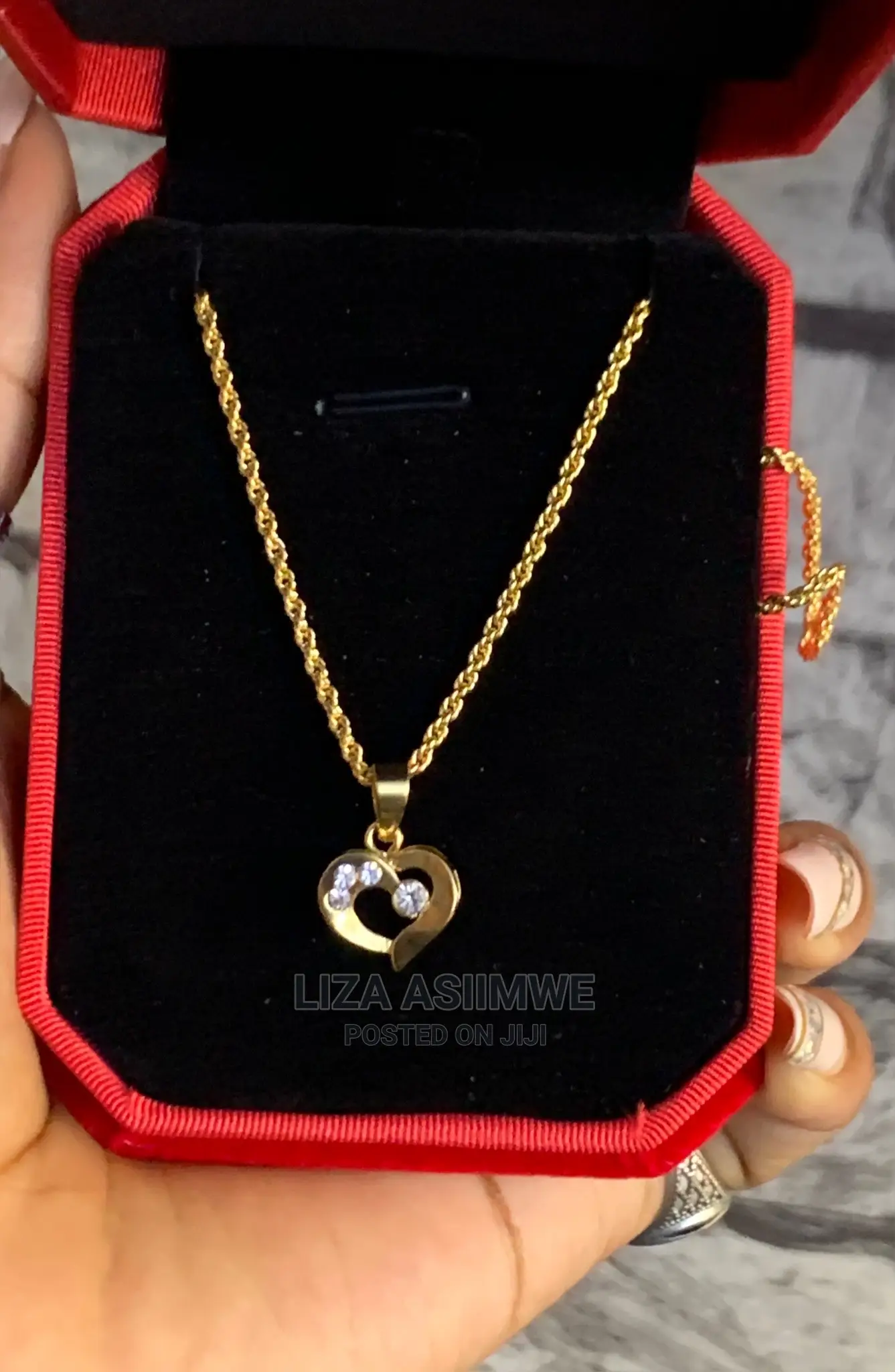 Simple Lady’S Necklaces Available