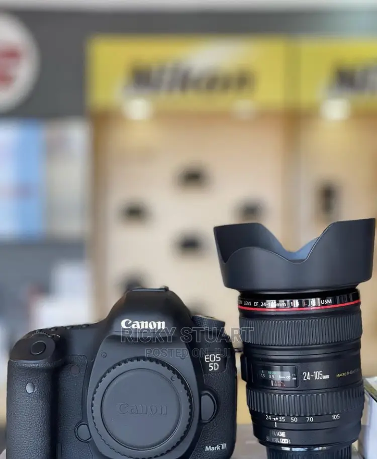 Canon 5D Mark Iii WTH 24-105mm Lens