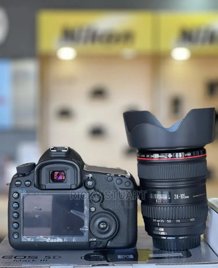 Canon 5D Mark Iii WTH 24-105mm Lens
