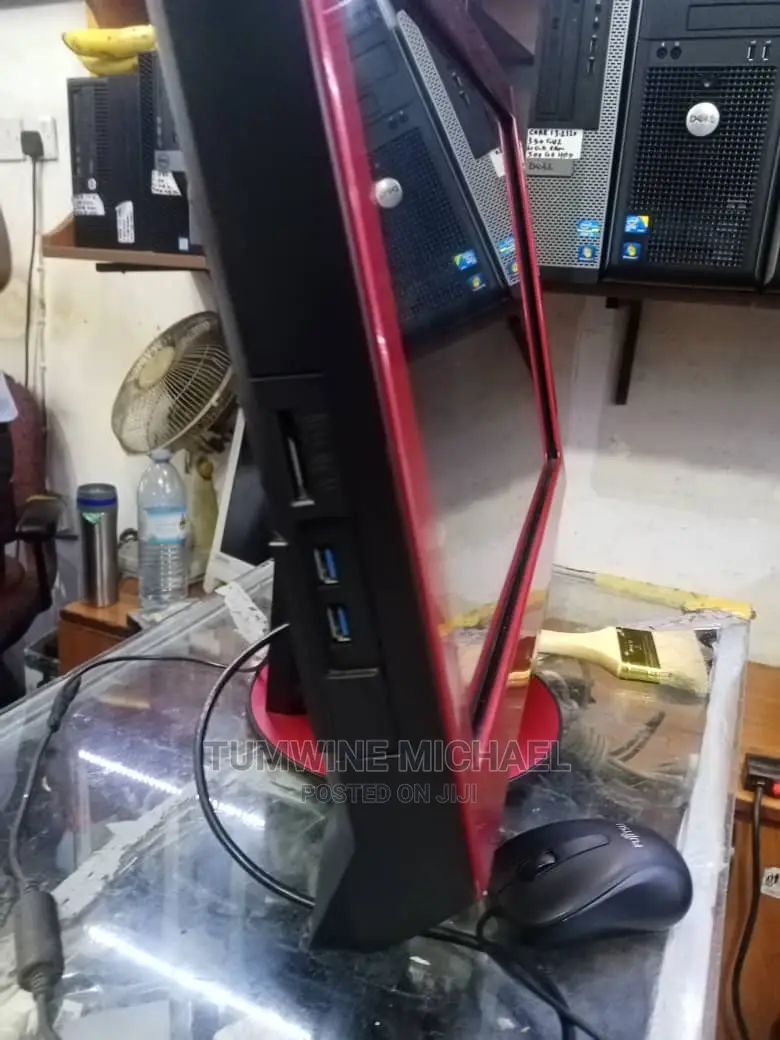 Desktop Computer 4GB Intel Core I7 HDD 1T