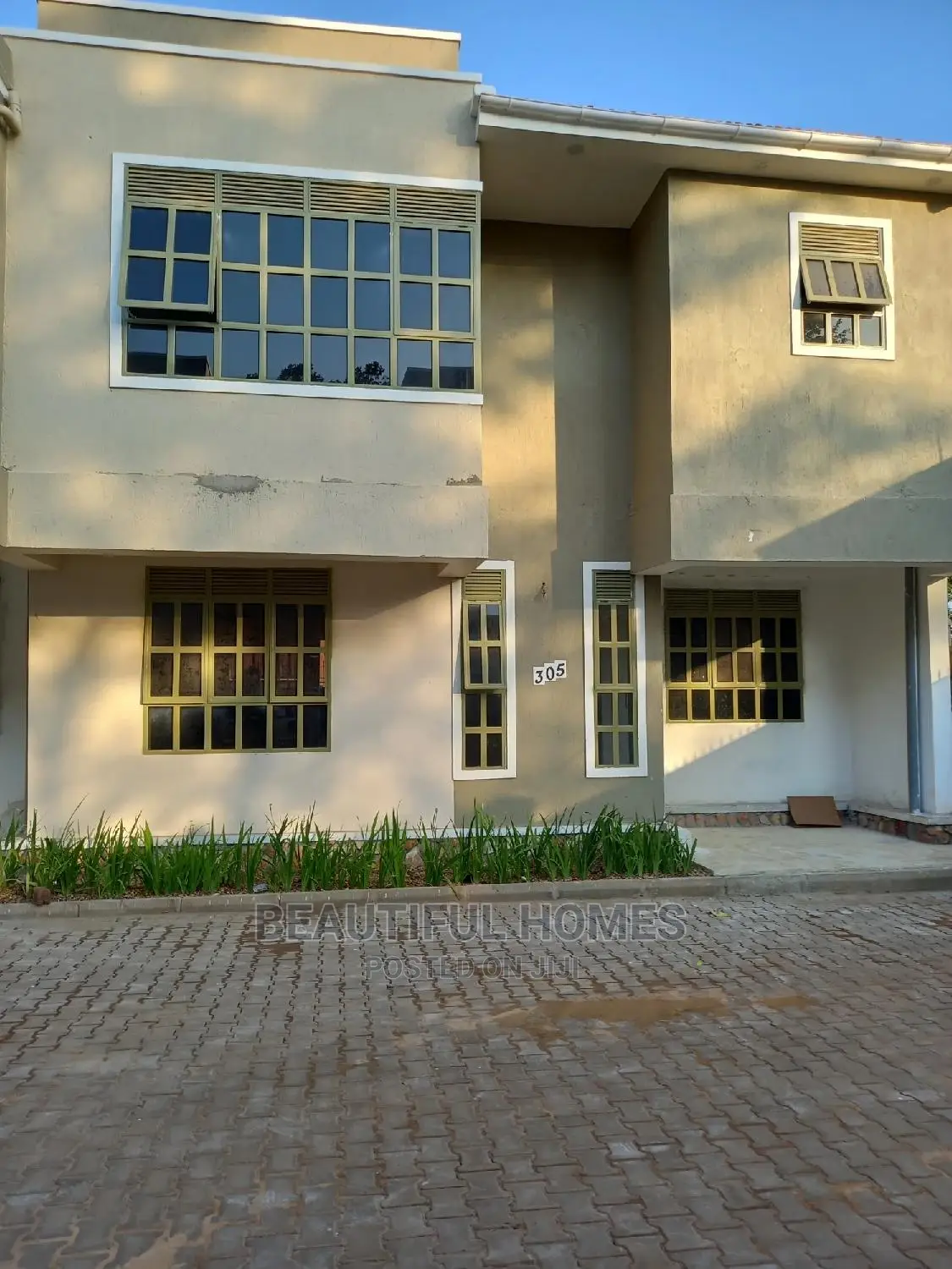 Furnished 5bdrm Duplex in Kira Posh for sale