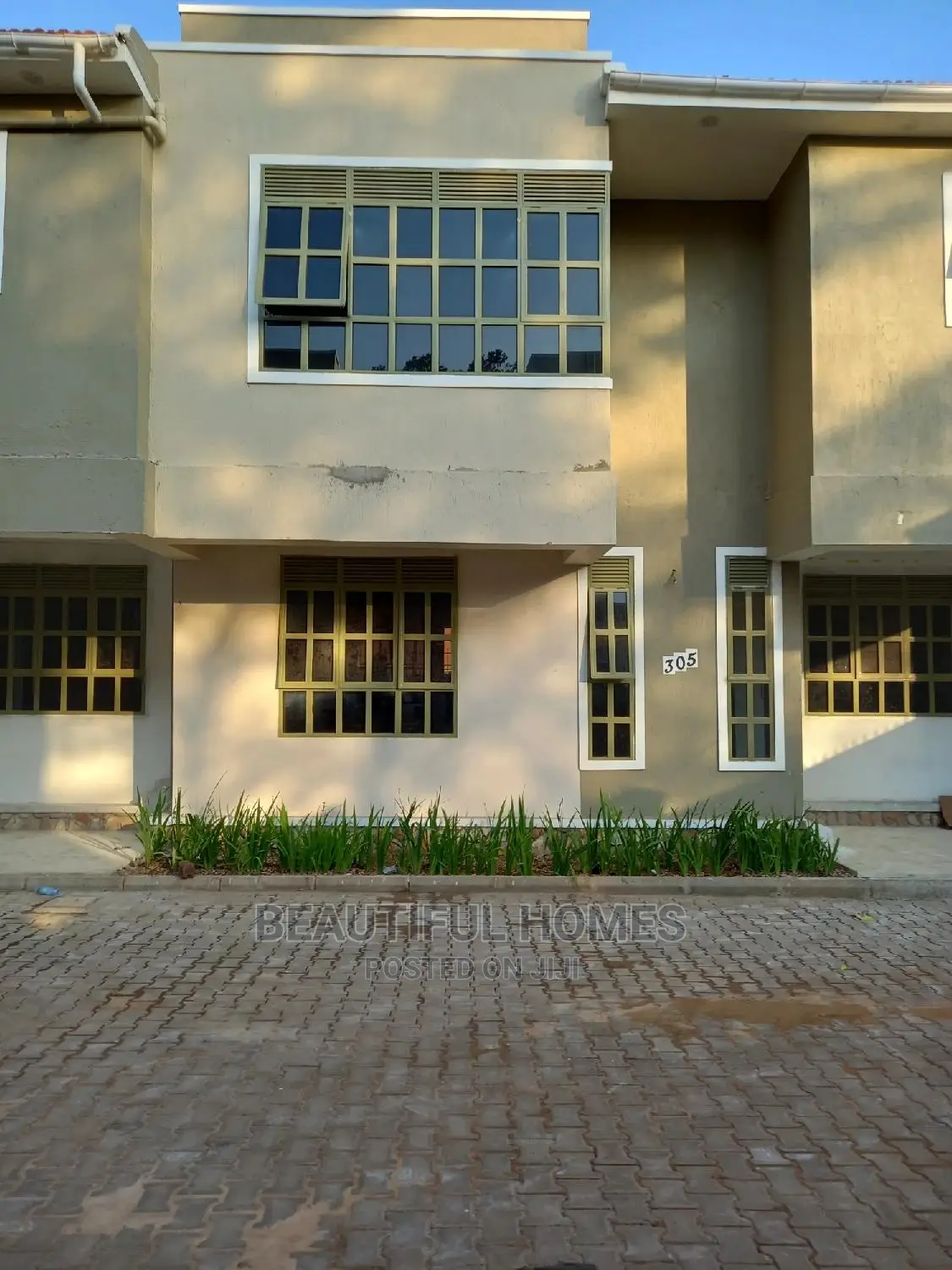 Furnished 5bdrm Duplex in Kira Posh for sale