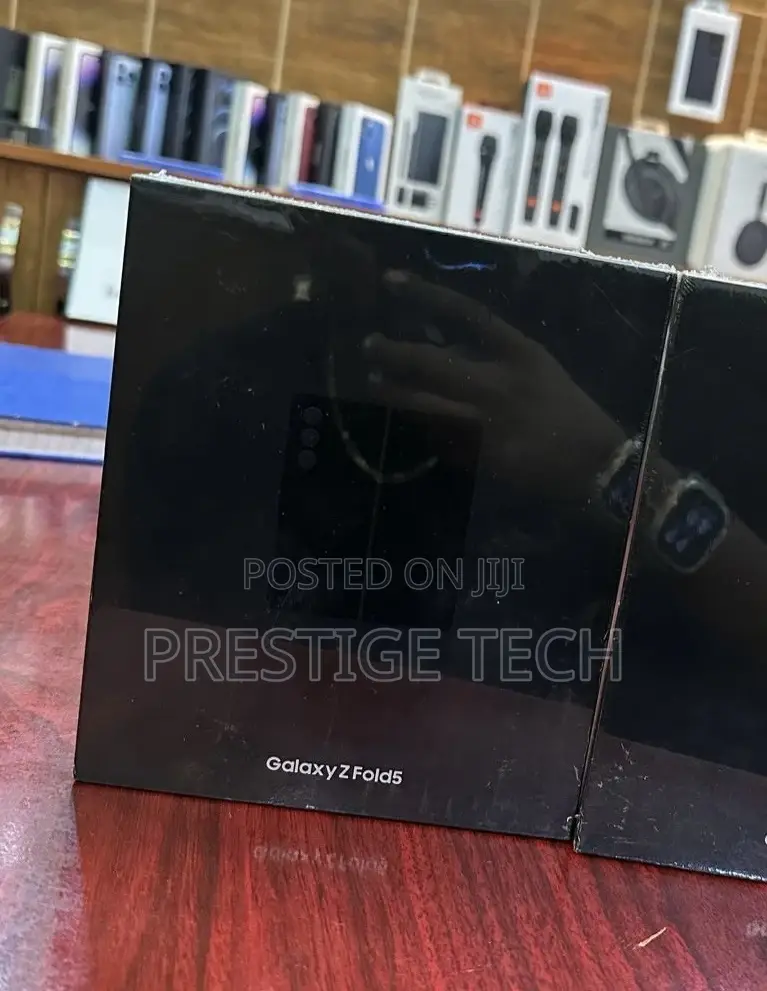 New Samsung Galaxy Z Fold 5 256 GB Black