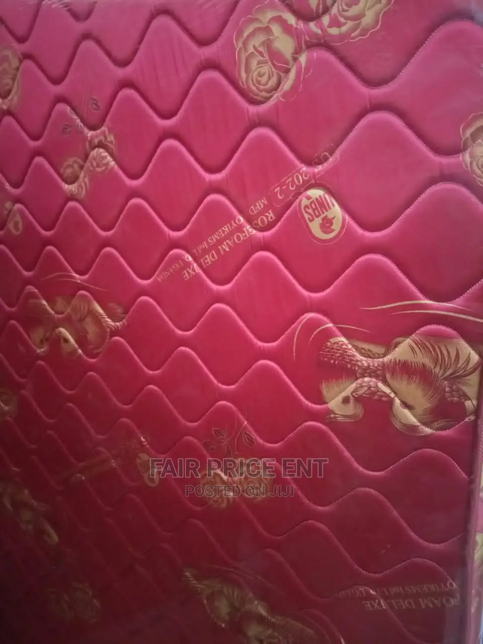 Rose Foam Quilted Density.6x6x6inches.( Red)