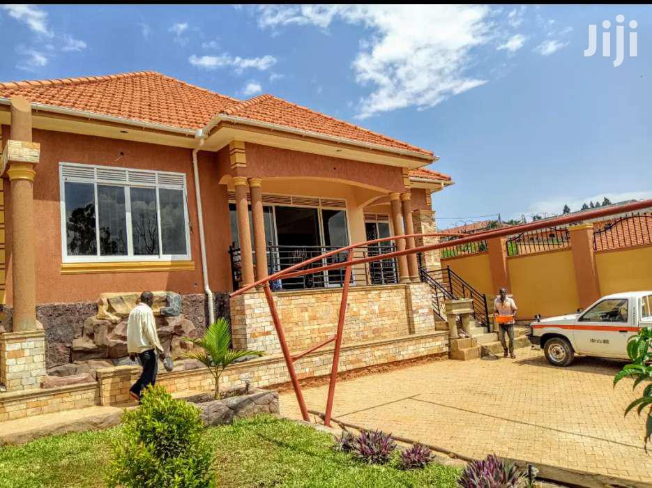 Contemporary Kyariwajara Homes