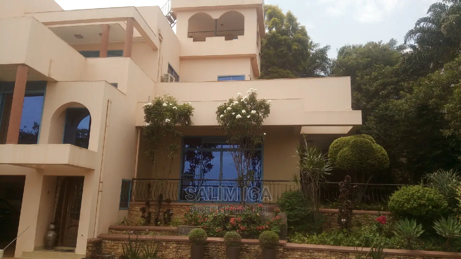 5bdrm Maisonette in Kololo Property, Central Division for rent