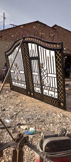 Modern Sliding Gate (4)